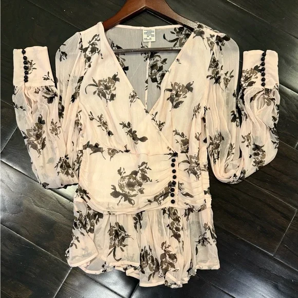 BAUM UND PFERDGARTEN Floral Peplum Blouse -NWOT - Picture 10 of 12